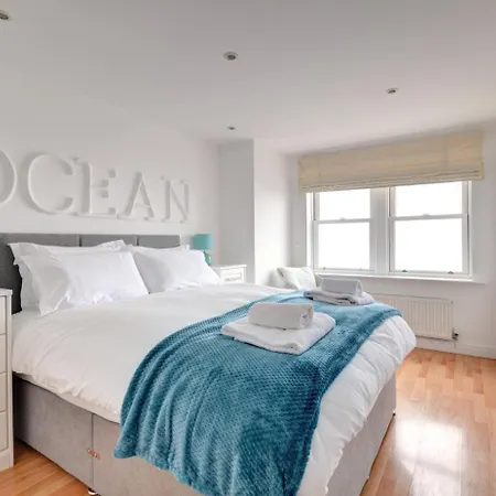 2 Bed In Oc-w408 * Whitby
