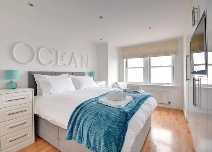 2 Bed In Oc-w408 * Whitby